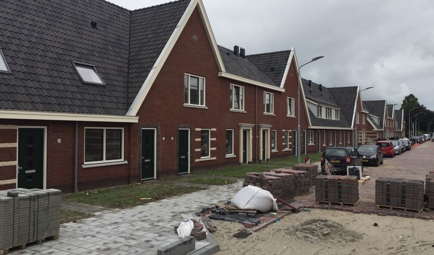 Blik op de woningen in de Jonkheer van de Pollstraat.