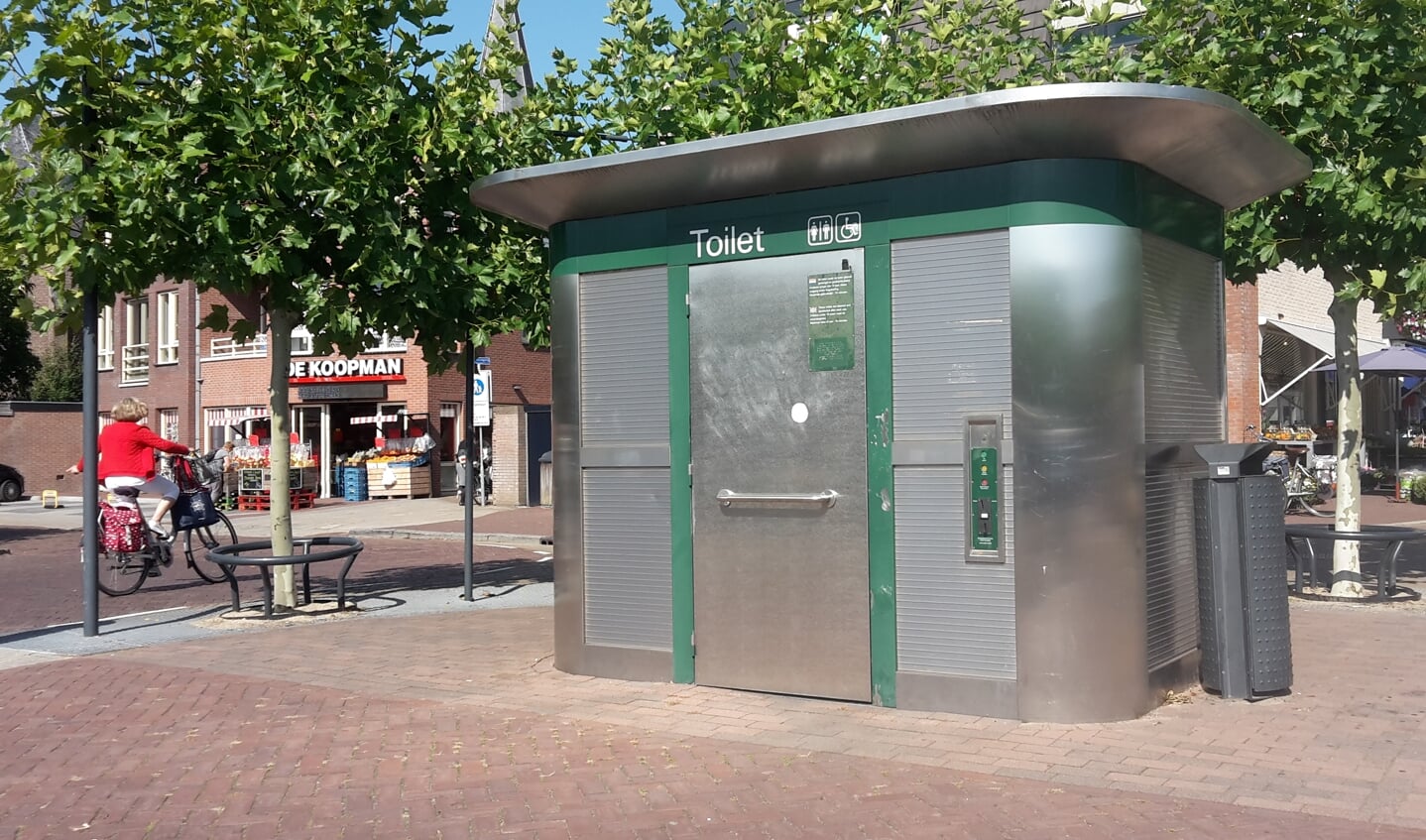 Het openbare toilet op het Gowthorpeplein in Barneveld. 