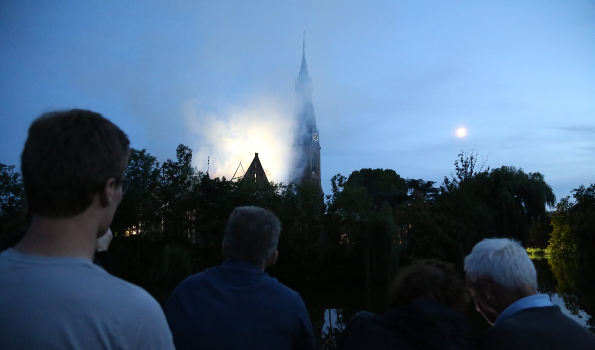 De Urbanuskerk werd zaterdagavond door brand verwoest.