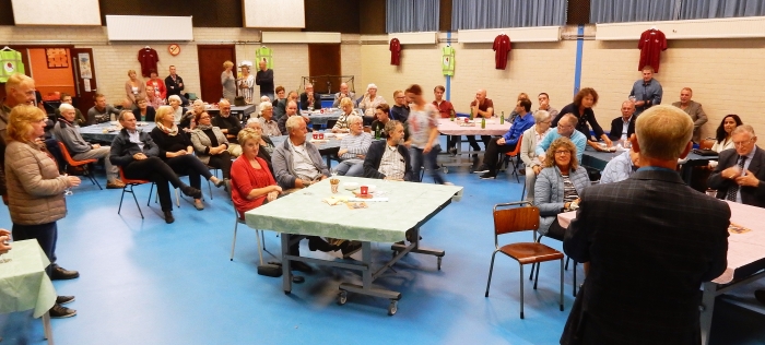 Voorzitter Gert Dijkhorst opent receptie