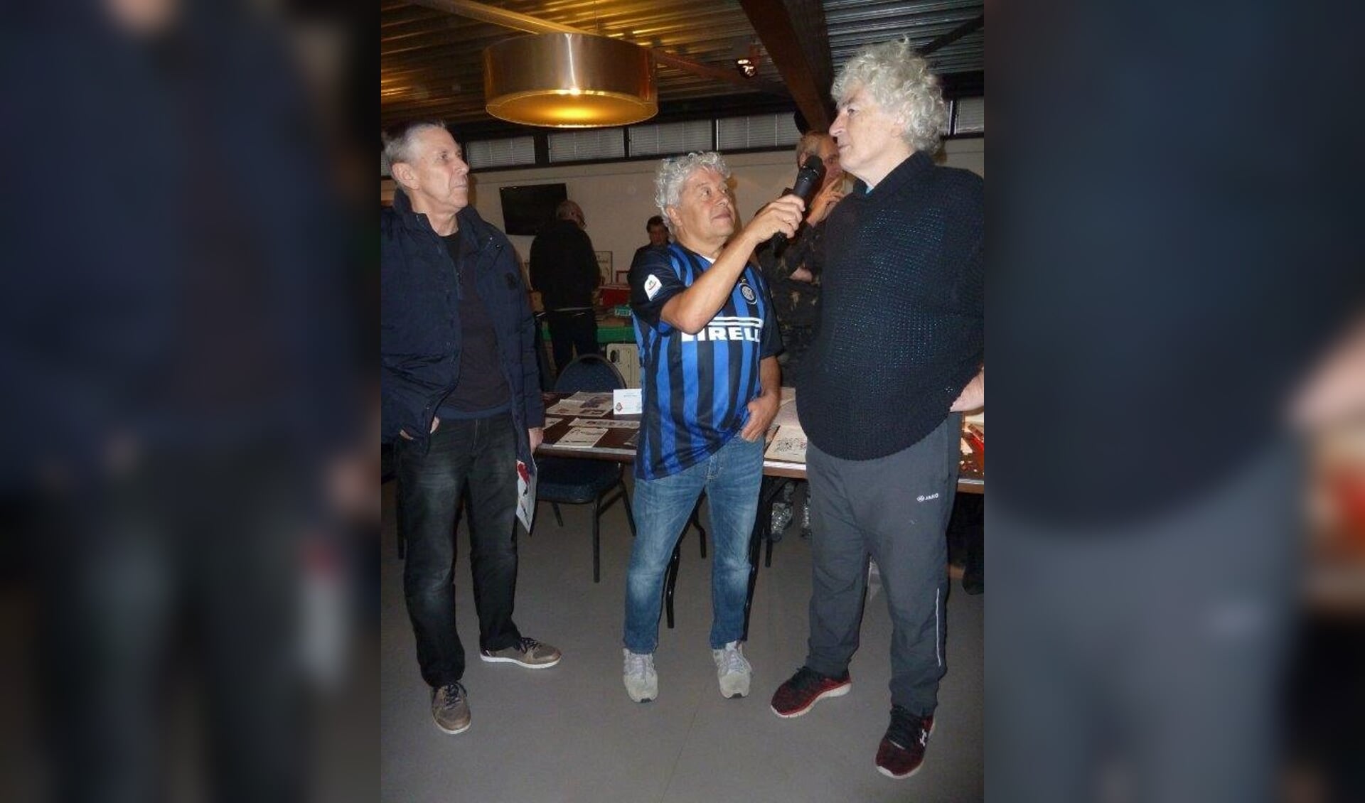 In januari 2019 was Frank Kramer met Arnold Muhren (links) te gast bij de Voetbalverzamelaars Beurs in Velsen-Zuid.