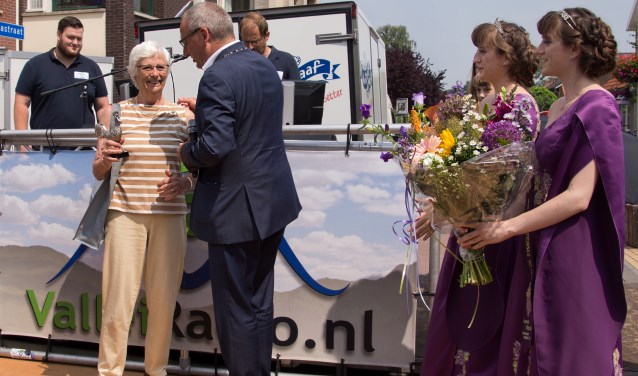 Jannie Voerman werd vorig jaar tot Haan van het jaar uitgeroepen voor haar inzet voor het ouderenvervoer in Woudenberg.