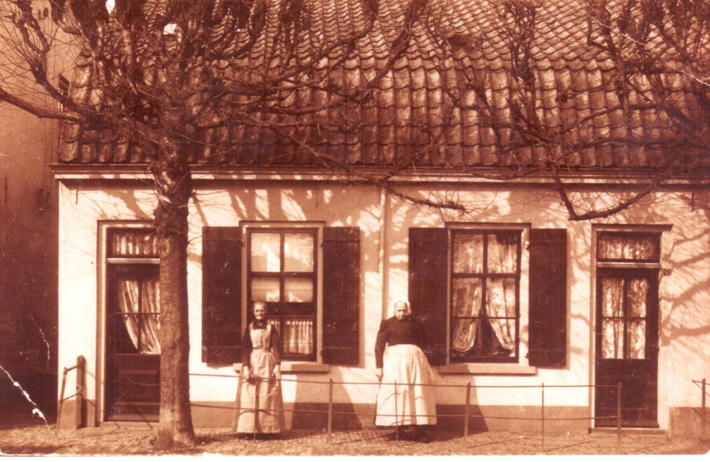 Deze karakteristieke huizen aan de Traaij bestaan nog steeds.