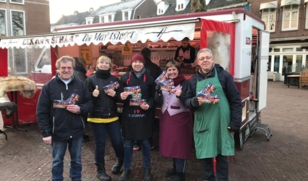 Vanaf komende zaterdag nemen de marktkooplieden op zaterdag en woensdag met veel plezier de Proef Wageningen cadeaubon in ontvangst.