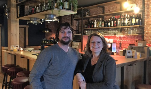  Patrick en Jonna De Waerdt willen met hun café Leersumers een tweede huiskamer bieden in het dorp.
