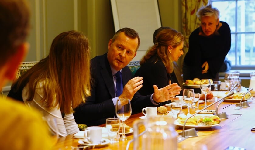De nieuwe cvdK in gesprek met inwoners van Noord-Holland.