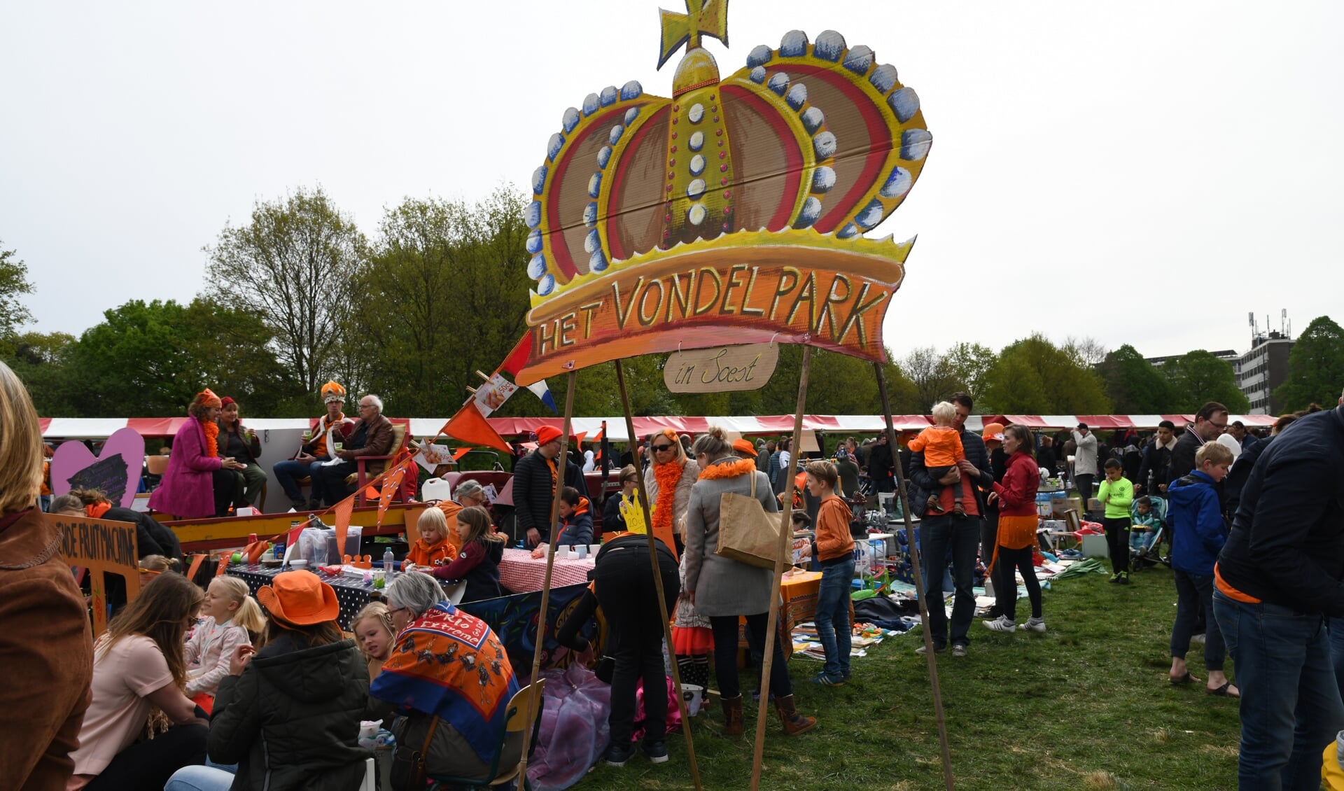 De Oranje Vrijmarkt gaat gewoon door, net als Museumplein. Maar verder is het nog karig wat betreft het aanbod van Koningsdag in Soest en Soesterberg.