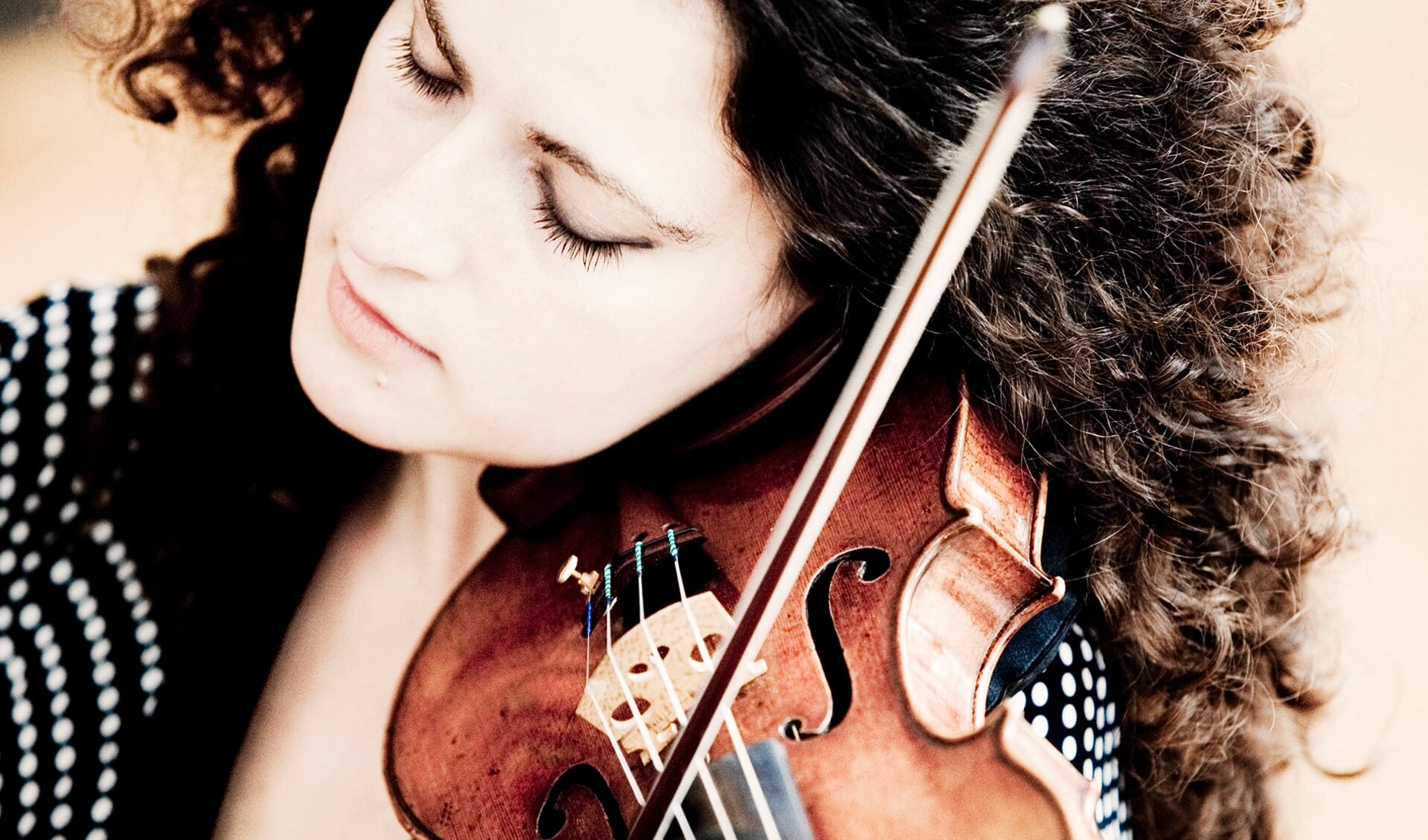 Beleef Liza Ferschtman, één van Nederlands grootste violisten, op donderdag 23 februari in de Edesche Concert zaal. 