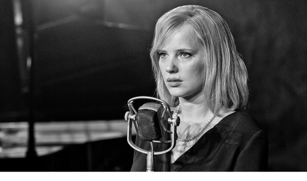 Joanna Kulig als zangeres Zula in de film ´Cold War´