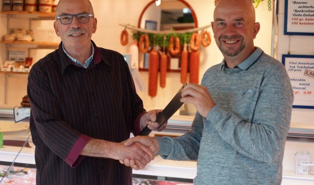 Jan Geerse geeft deze maand het bijltje over aan Gert-Jan Veenendaal.