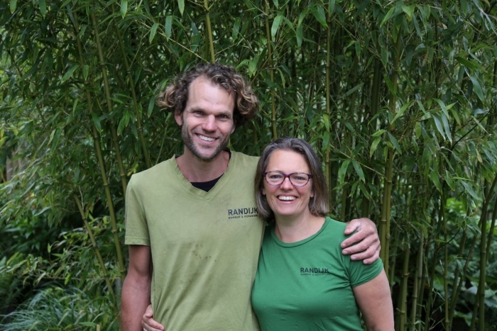 Foto: Erwin Kooijman en Kyra Gunneweg, eigenaren Randijk Bamboe & Hoveniers