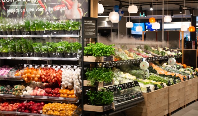 Een foto van de onlangs vernieuwde Albert Heijn in Uithoorn, met meer aandacht voor vers.