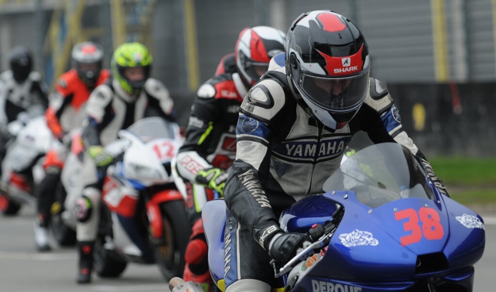 Michael Mijnten Op de Yamaha R6 van Deroue Motoren.