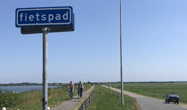 Het fietspad langs de Zeedijk gaat op de schop