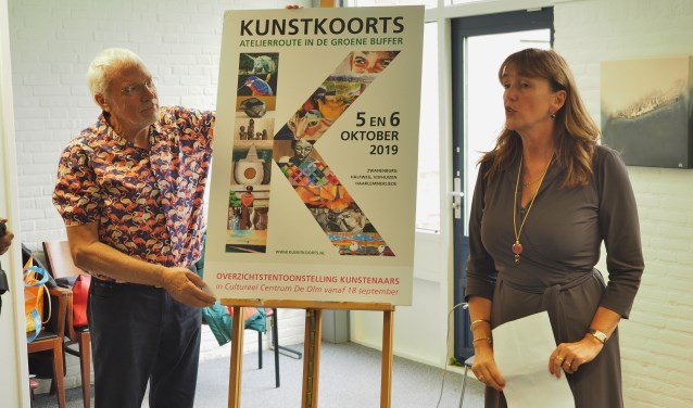 Ondersteund door Theo Groot verrichtte wethouder Marja Ruigrok de opening van de Kunstkoorts in de Groene Buffer 2019