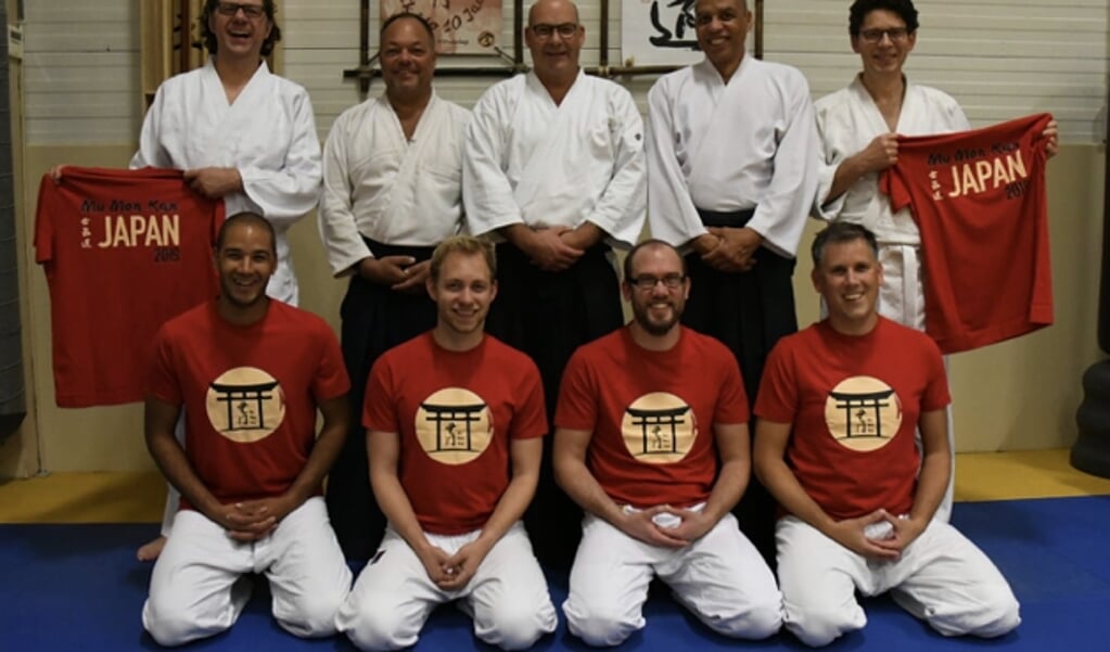 Aikido delegatie van Mu Mon Kan/Theo Meijer Sport Amersfoort dat naar Japan gaat (Martijn ontbreekt op de foto)