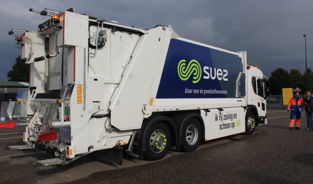 Een vuilniswagen van SUEZ