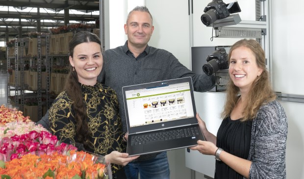 van links naar rechts: Eva Asijee (projectleider Klokaanbod), John van der Voort en Ilse Heddema (Plantion Digitale Marktplaats)