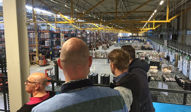 Het LDC in enkele cijfers: 48.000 m2, twee actiestraten, 3,9 miljoen colli per week en 800 uitzendkrachten.
