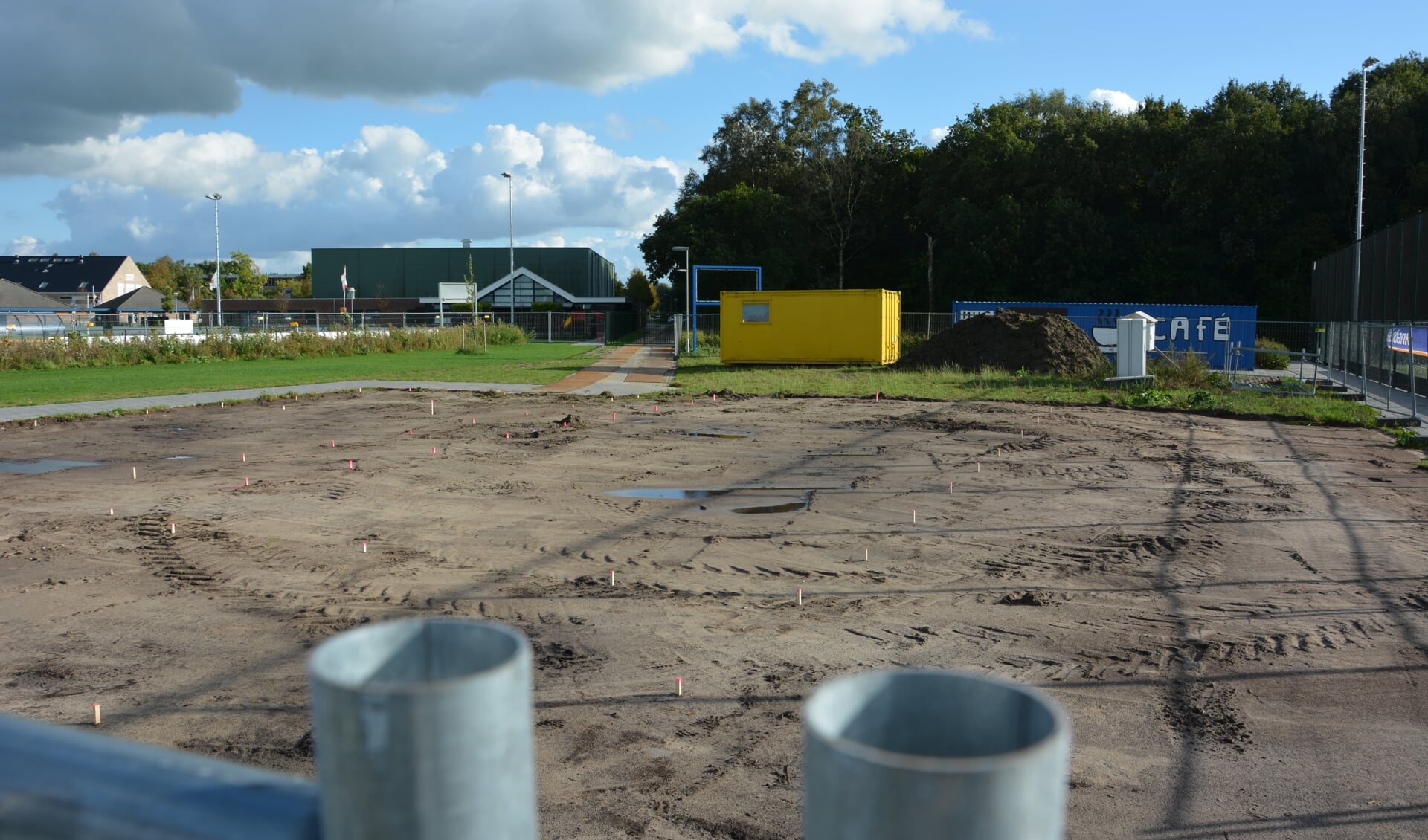 De locatie waar het nieuwe clubgebouw van MHCB komt. Foto is van eind september.