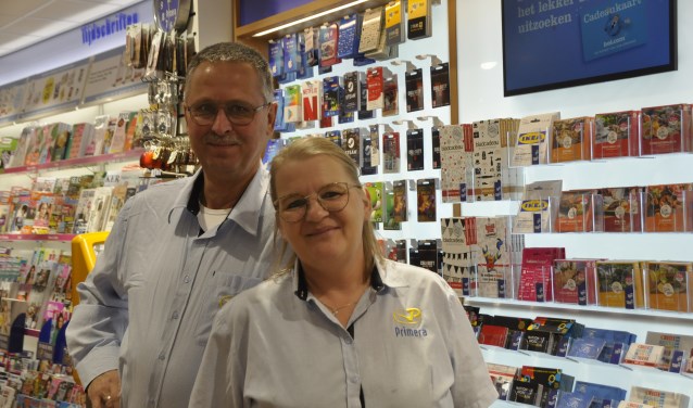 In de Primera-winkel kunnen klanten terecht voor tijdschriften, boeken wenskaarten en kantoorartikelen, maar ook voor bankzaken van ING.