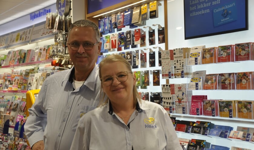 In de Primera-winkel kunnen klanten terecht voor tijdschriften, boeken wenskaarten en kantoorartikelen, maar ook voor bankzaken van ING.