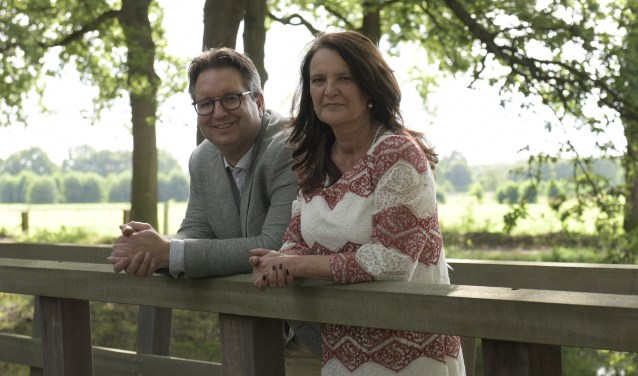 Makelaars Erwin Geijtenbeek & Barbara Boers openen 1 november hun nieuwe kantoor aan de Dorpsstraat 3 in Woudenberg