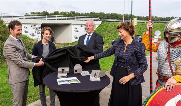 Het kunstwerk in de tunnel bij Vechten is onthuld