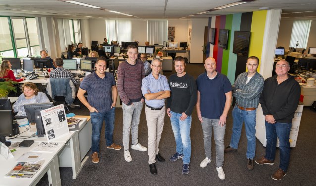 Een deel van het team dat werkt aan EdeStad Premium. Derde van links staat Hoofd Content Norbert Witjes