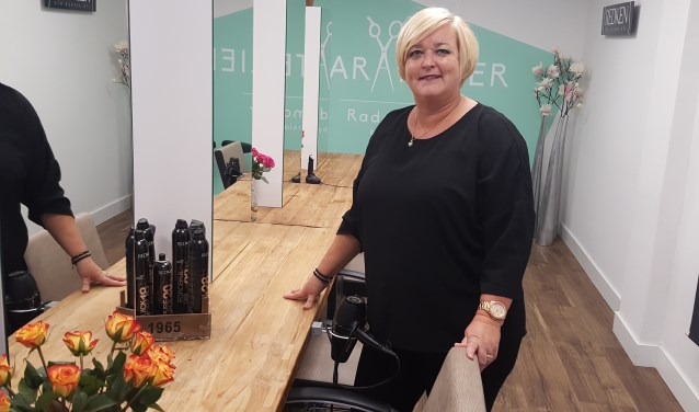 Carola Rademaker ,,Ik ben trots op deze kapsalon en ook op mijn team.”