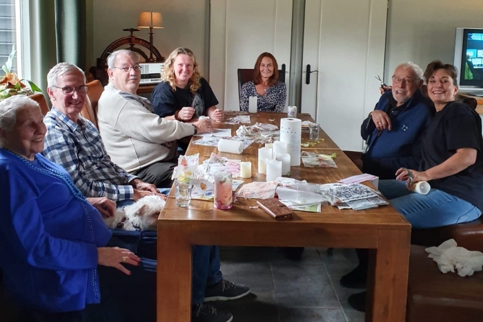 Workshop kaarsen versieren bij Zorgboerderij Het Middelpunt