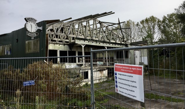 Iedereen vindt dat er wat moet gebeuren aan het manegeterrein, maar hoe...
