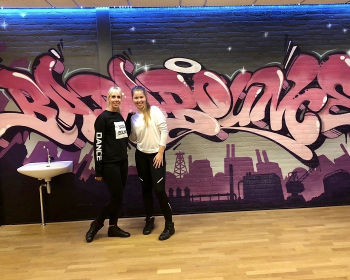Eigenaresse Jantina en stagiare Chantal hebben zijn enthousiast over de stage