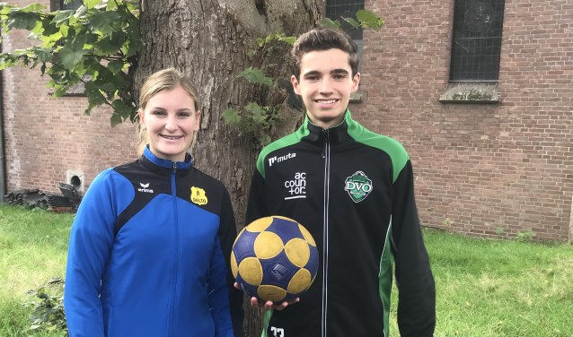 Puttense korfbaltalenten Fleur Kroes en Tim Kuiper mochten met de voorselectie van Oranje onder 17 vorige week maandag voor het eerst in Zeist trainen.