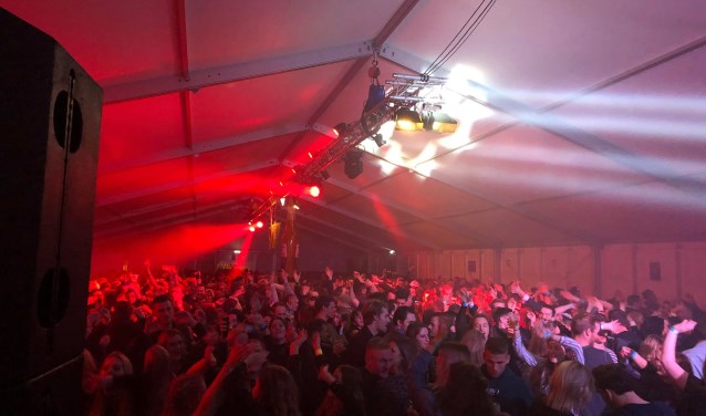Het Woudenbergse nieuwjaarfeest dat 2019 inleidde. Door gemeentelijke bezuinigingen dreigt het voorbestaan ervan in gevaar te komen.