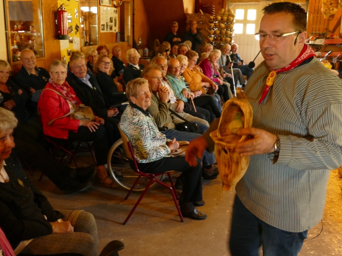 Peter toon een "klompenvogelhuisje"