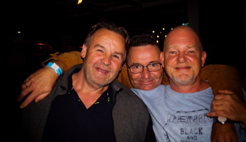 Initiatiefnemer Gert van der Kuij (rechts) met enkele oude bekenden.