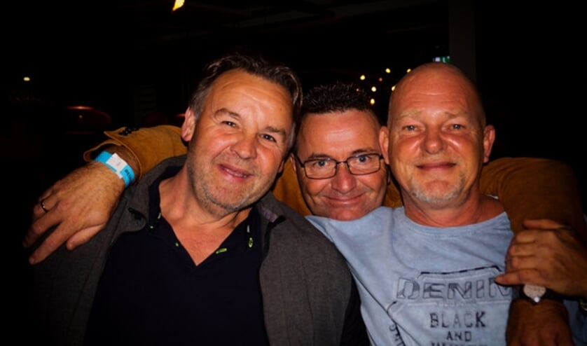 Initiatiefnemer Gert van der Kuij (rechts) met enkele oude bekenden.