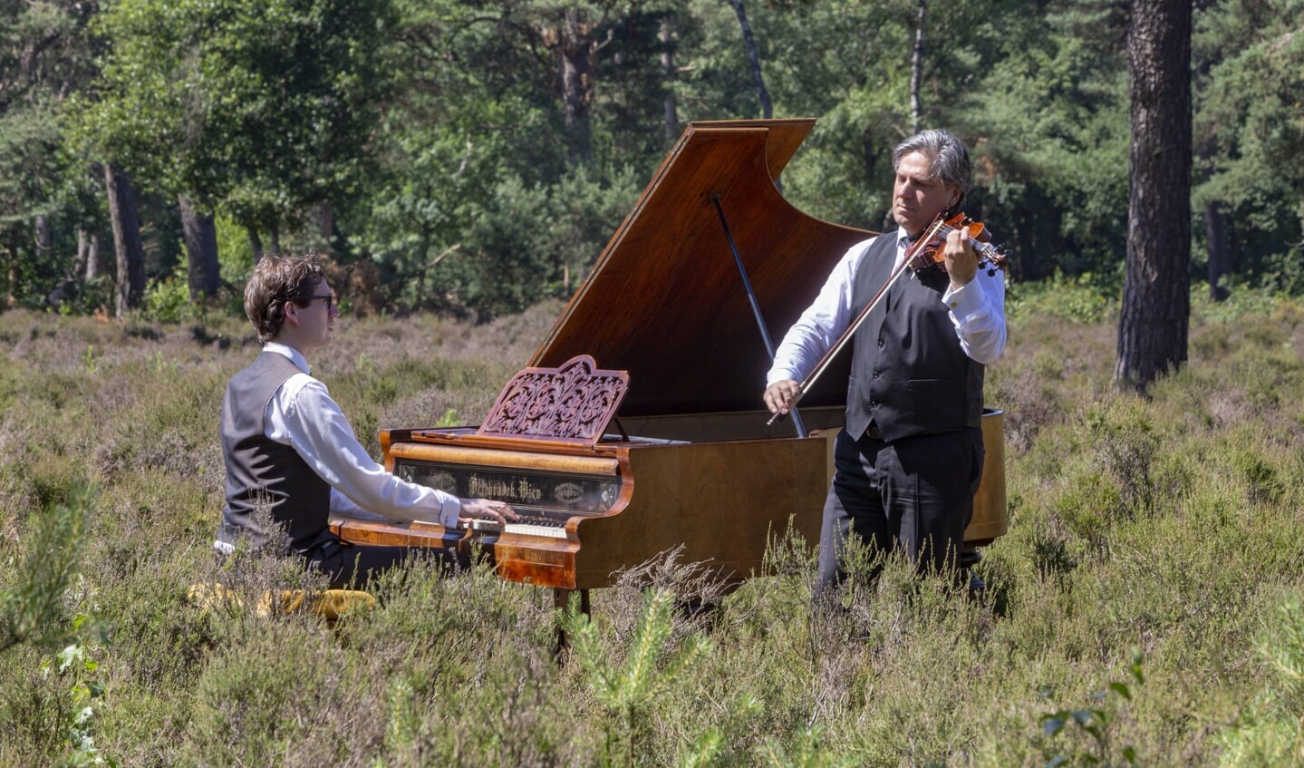 Pianist Wouter Harbers en violist Robert Cekov.