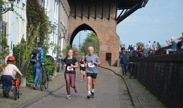 Onder de molen door