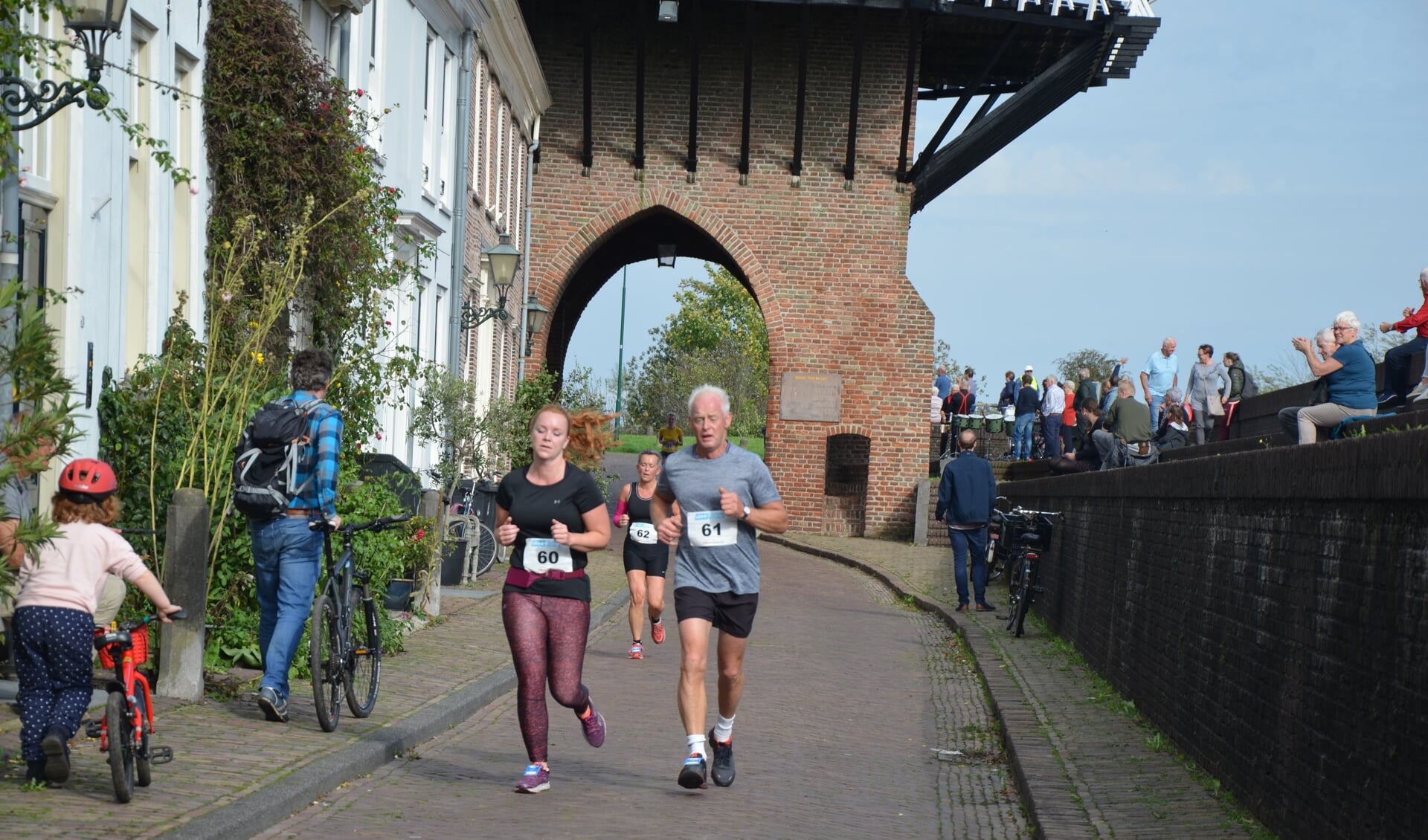 Onder de molen door