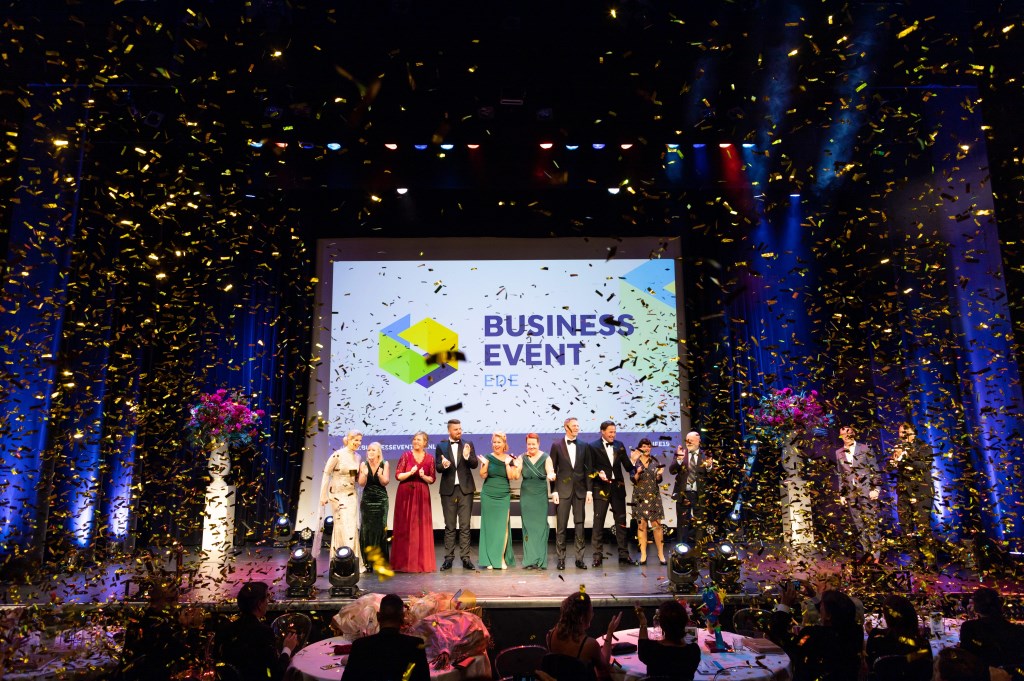 De genomineerde ondernemers op het podium van de ReeHorst.
