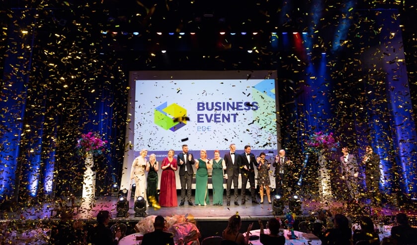 De genomineerde ondernemers op het podium van de ReeHorst.