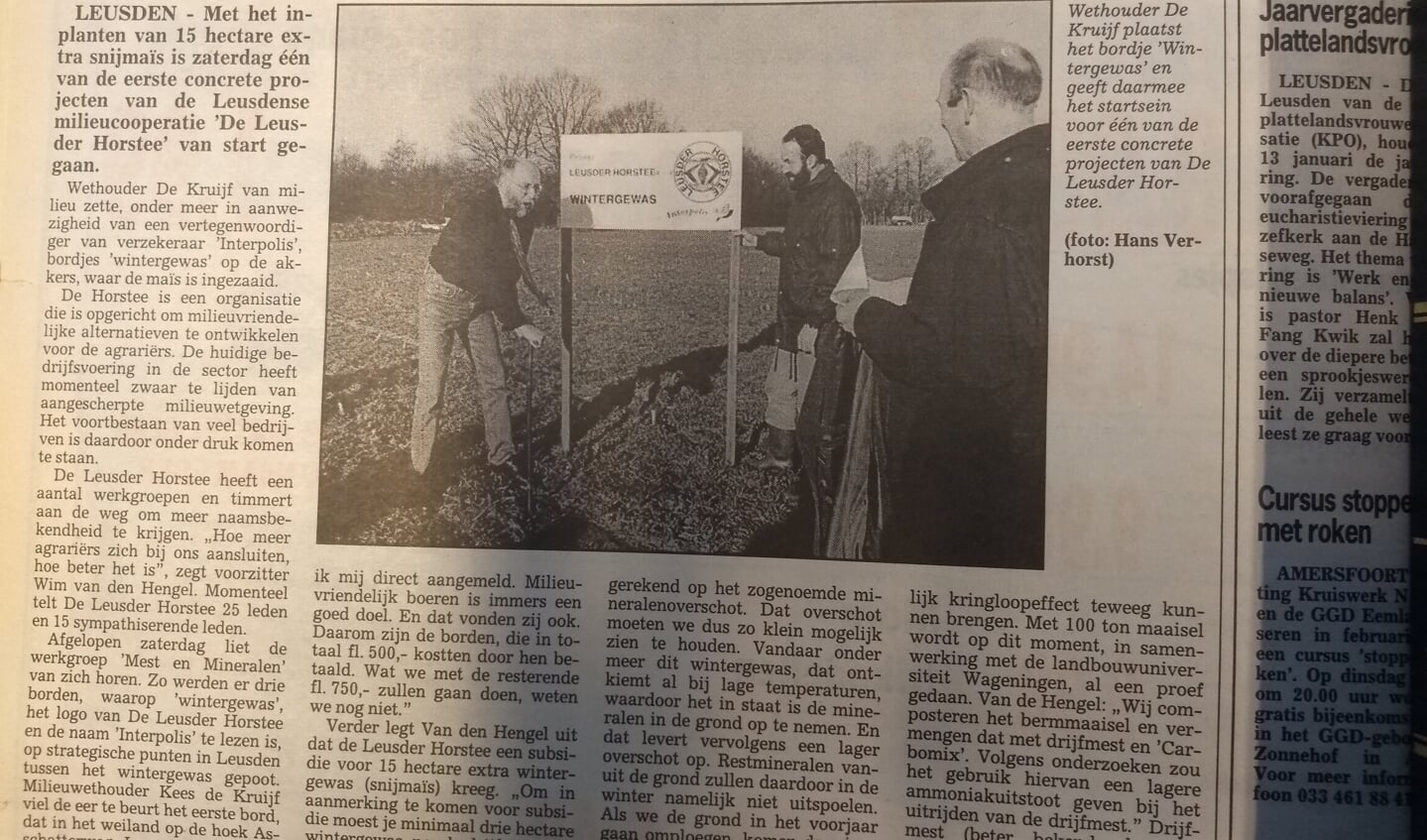 Bericht uit de Leusder Krant van 1998, waarin een project van de Leusder Horstee wordt aangekondigd. 