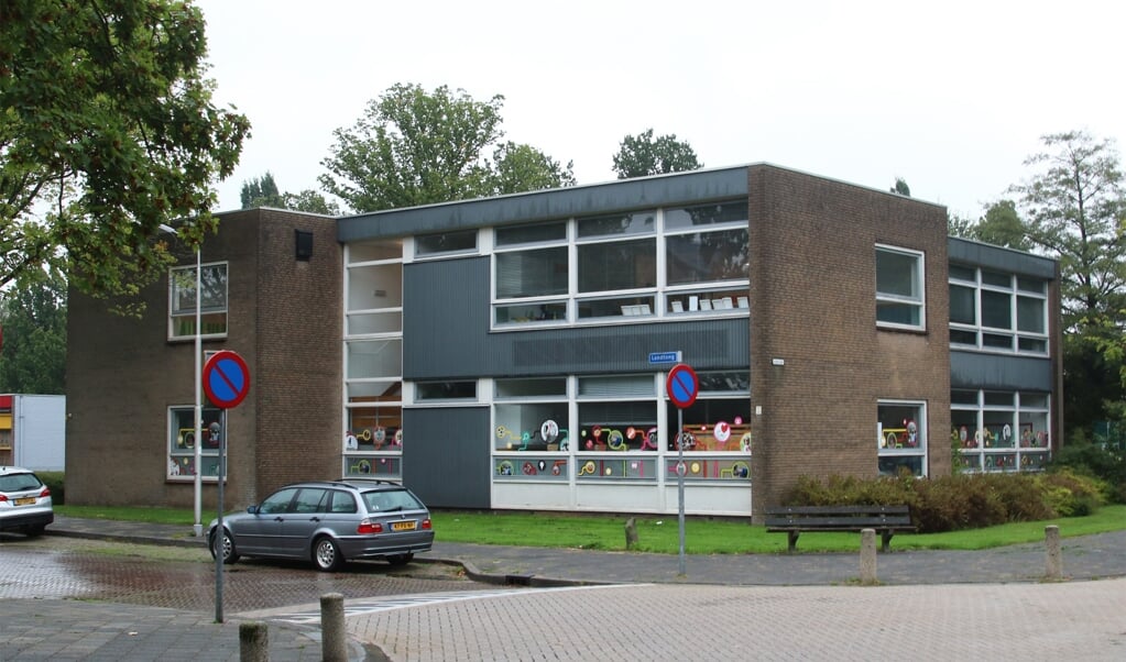 Een van de huidige schoolgebouwen aan Landtong.