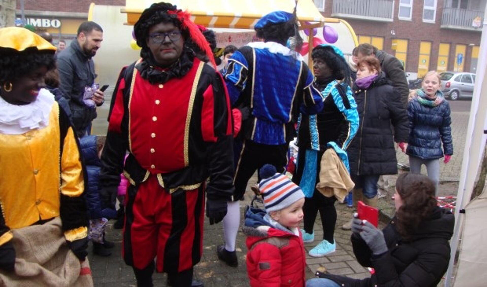 Binnenkort maat de Sint weer zijn opwachting in Veenendaal en neemt nu een aantal roetveegpieten mee. (Foto: Archief)