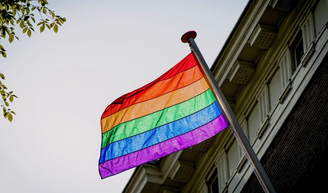 "Meer aandacht voor emancipatie, bijvoorbeeld door coming out dag".