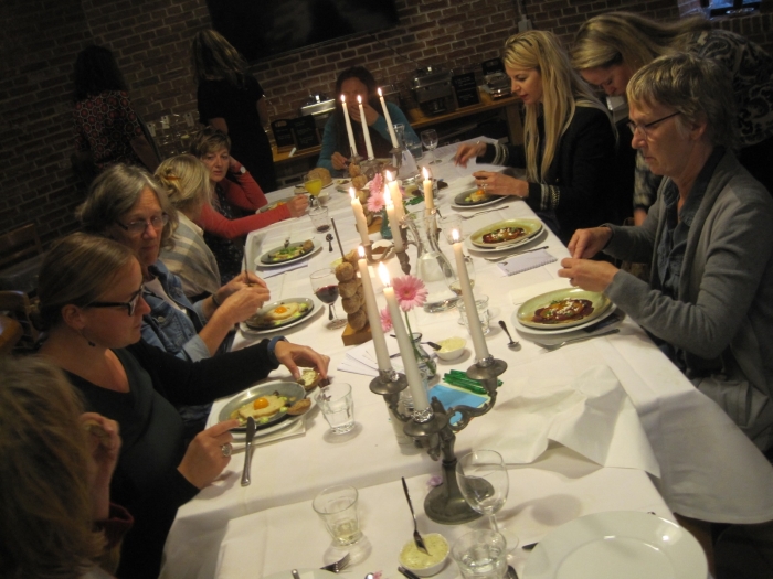 Aan tafel!