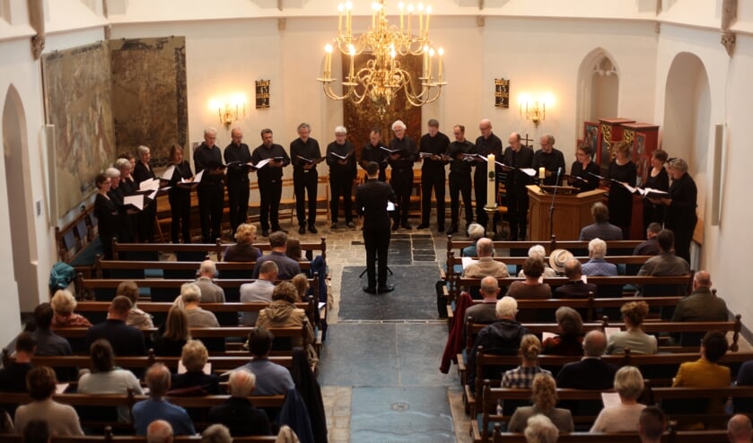 Al vanaf 2002 worden onder auspiciën van de Raad van Kerken in de St. Joriskerk zesmaal per jaar vespers georganiseerd.