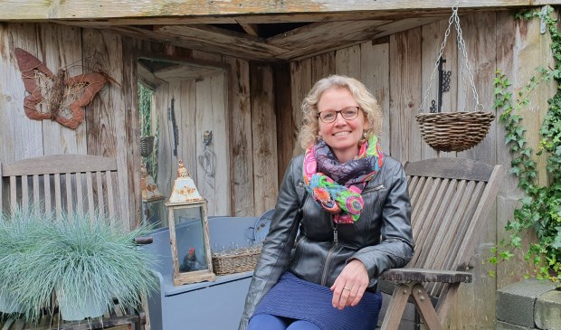 Gisèle houdt niet van stilzitten. Ze gaat liever op weg naar de ander.